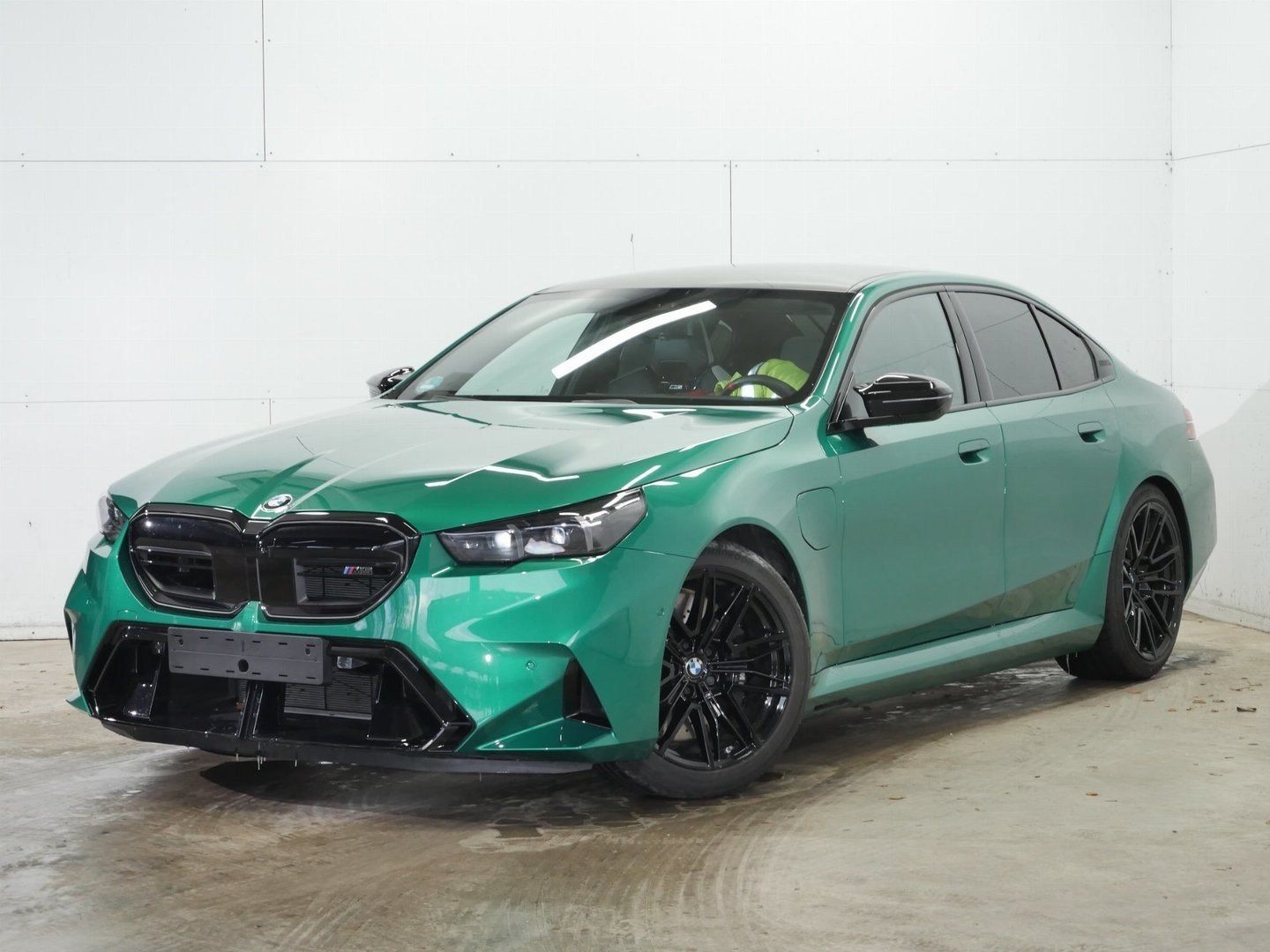 Fahrzeugabbildung BMW M5 Limousine |Sitzbelüftung vorne |Lenkradheizun