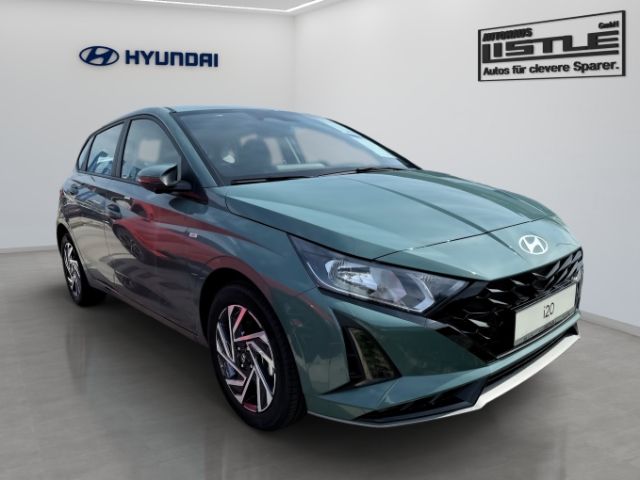 Fahrzeugabbildung Hyundai i20 Facelift 1.0 T-Gdi 48V DCT 100PS Trend Navi