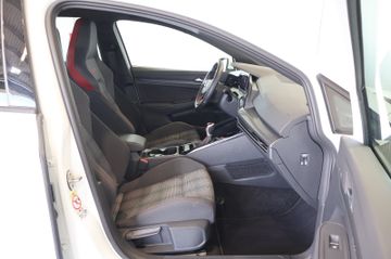 Volkswagen Golf VIII GTI 2.0 TSI AID+LED+CARPLAY+AMBIENT