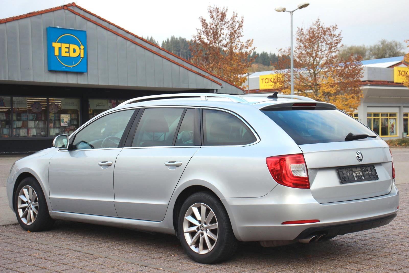 Skoda Superb 2014 — interior