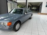 Mercedes-Benz 560 SEL (W126)  1988  Diamantblau Metall... - Mercedes-Benz 560: W126
