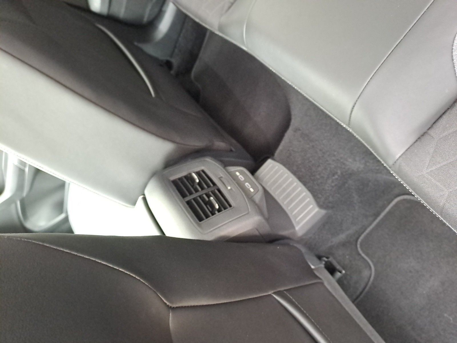Volkswagen T-Roc - Bild 13