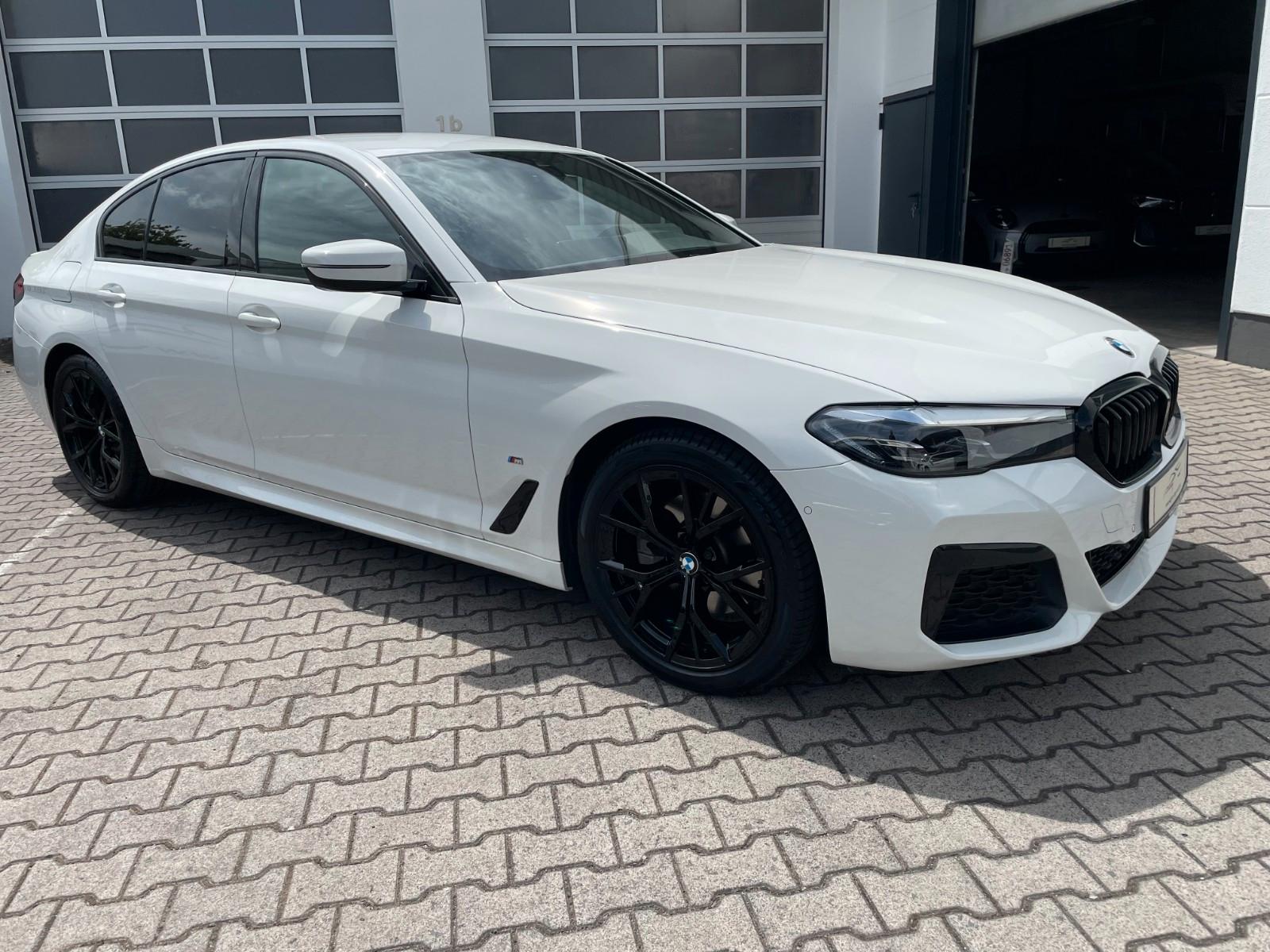 BMW 520i |M-Sport|HiFi|Leder|19"Alu|Kamera|Alarm|