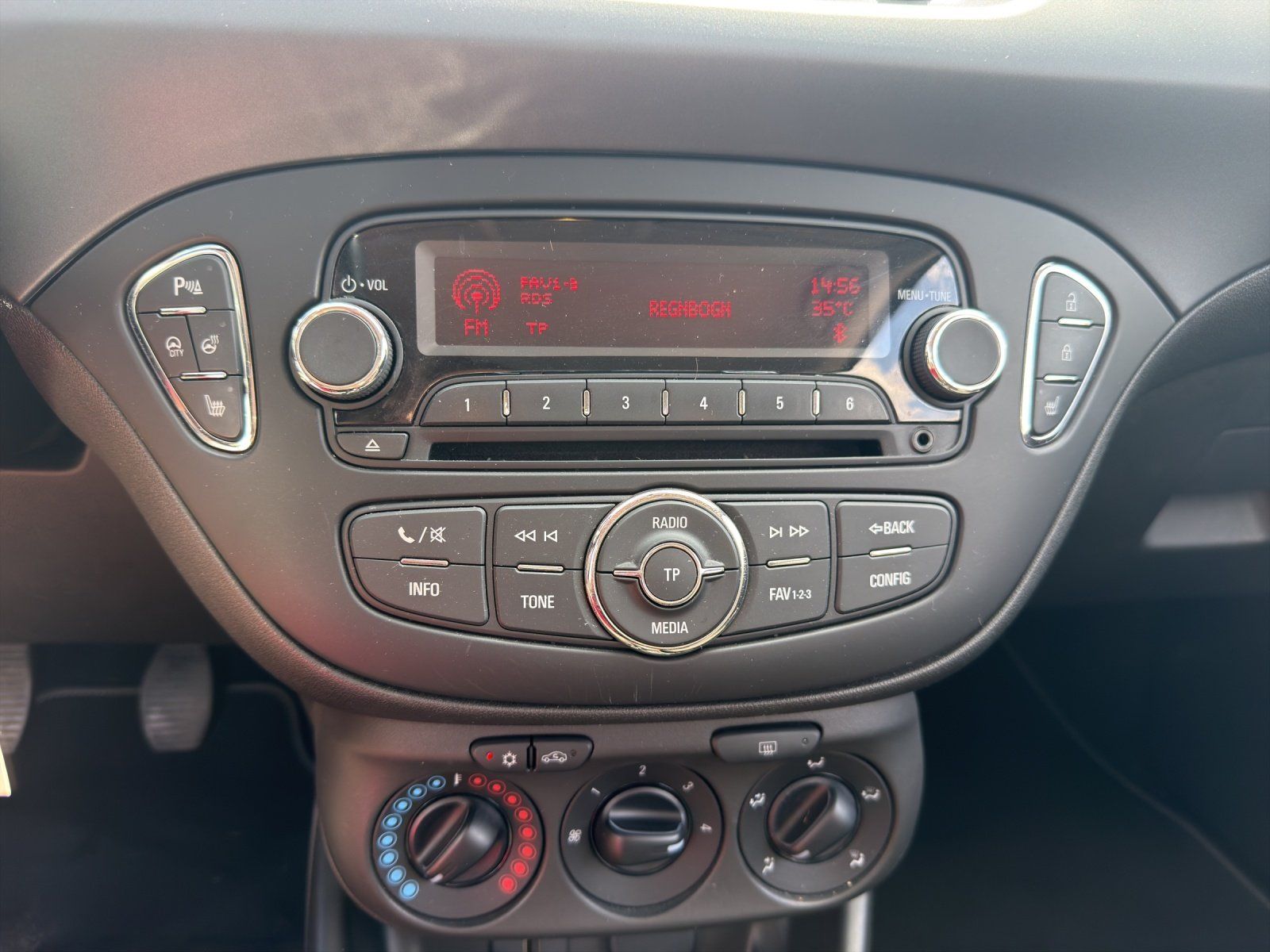 Fahrzeugabbildung Opel Corsa 1.4 Edition Klima Sitzheizung PDC el. FH