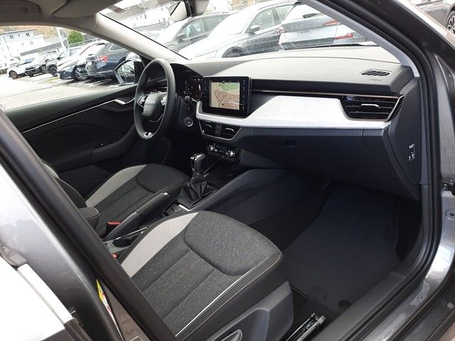 Fahrzeugabbildung Skoda Kamiq Selection 1.5TSI DSG Navi AHK MatrixLED