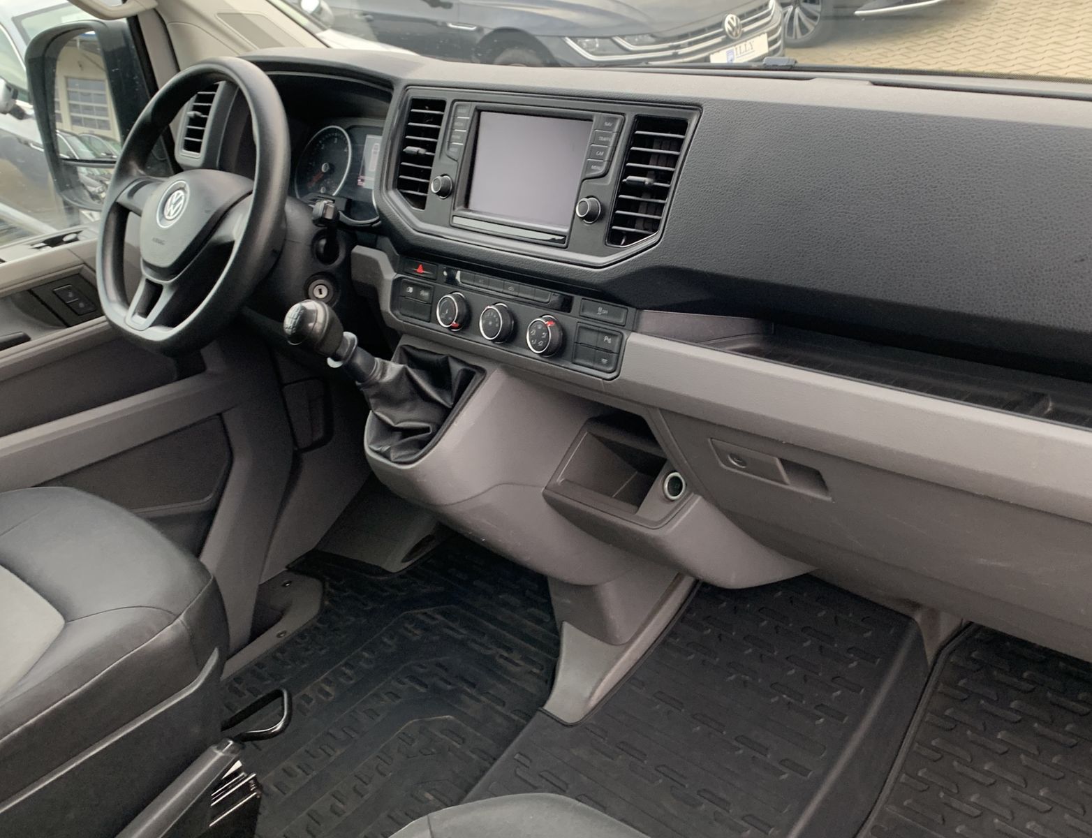 Fahrzeugabbildung Volkswagen Crafter Kasten 35 Mittellang FWD*Navi*Klima*