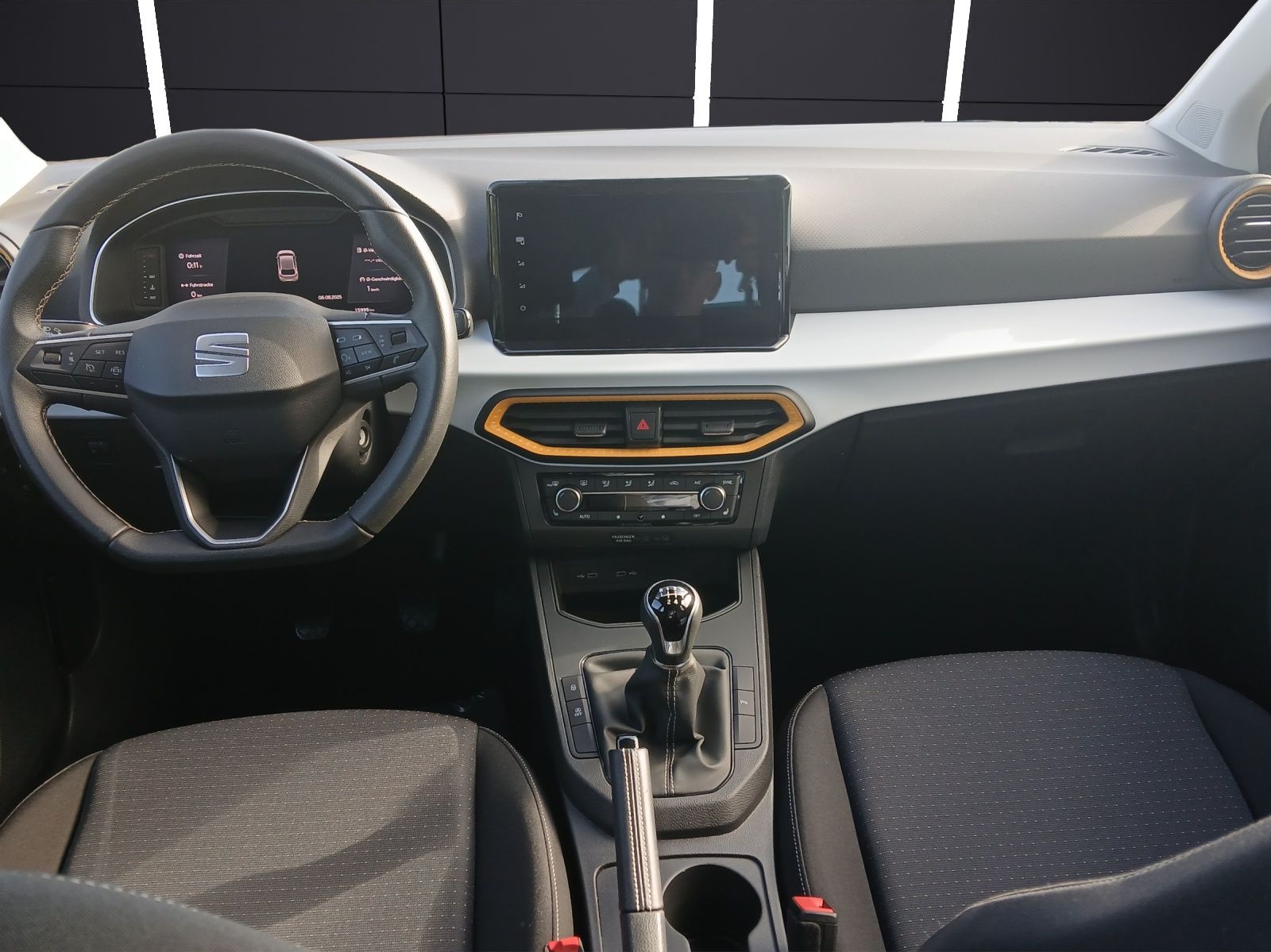 Fahrzeugabbildung SEAT Ibiza TSI Style LED Navi Climatronic AID GRA RFK