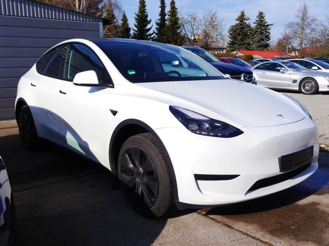 Tesla Model Y Basis RWD