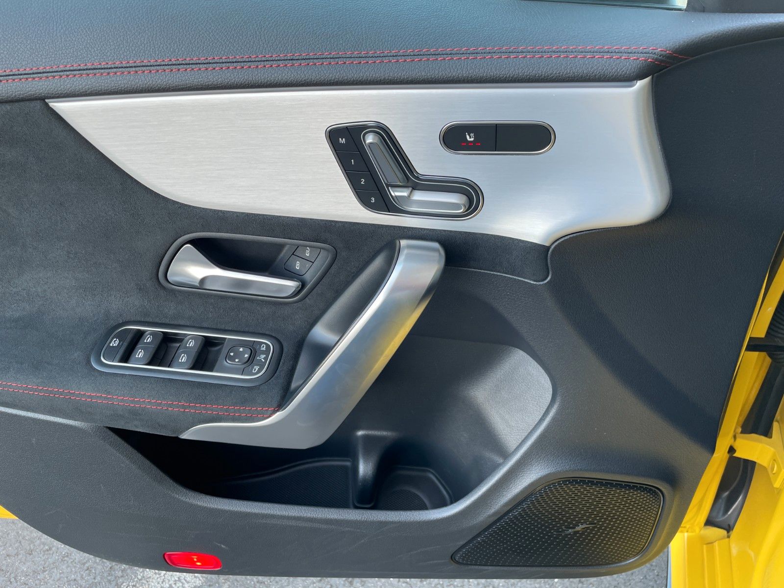 Fahrzeugabbildung Mercedes-Benz CLA 35 AMG 4M SB R-Kamera+Distr+Memory+Aero+MBea