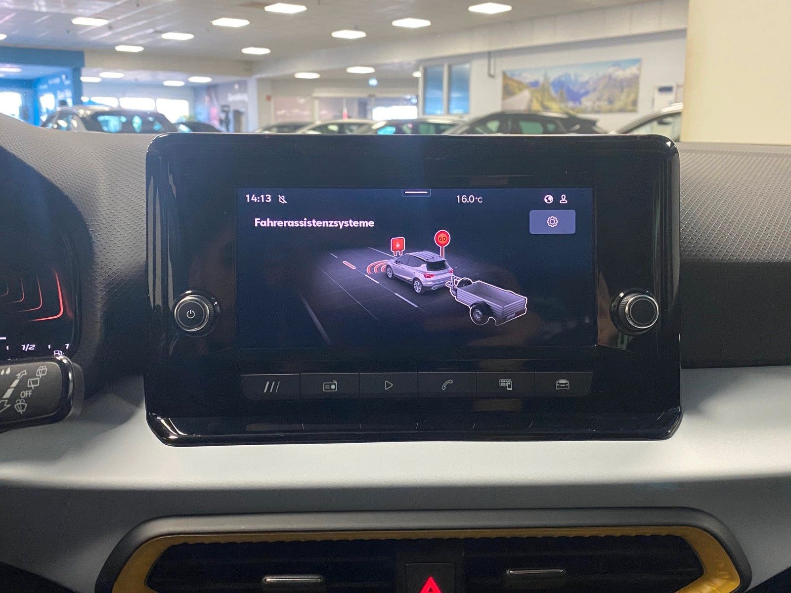 Fahrzeugabbildung SEAT Arona 1.0 TSI DSG STYLE+5 JAHRE GARANTIE+AHK+LED