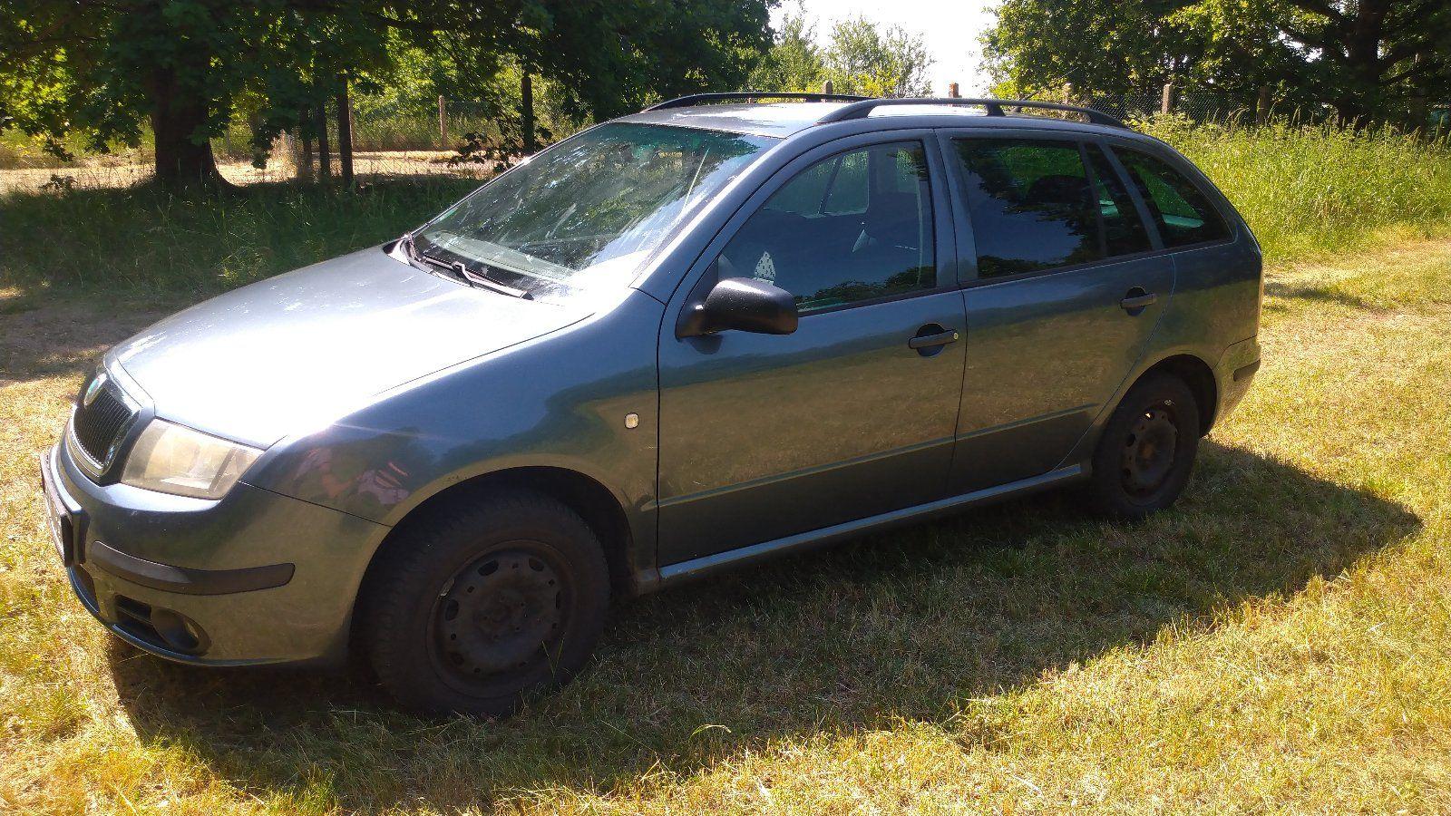 Skoda Fabia 2006 — rear view