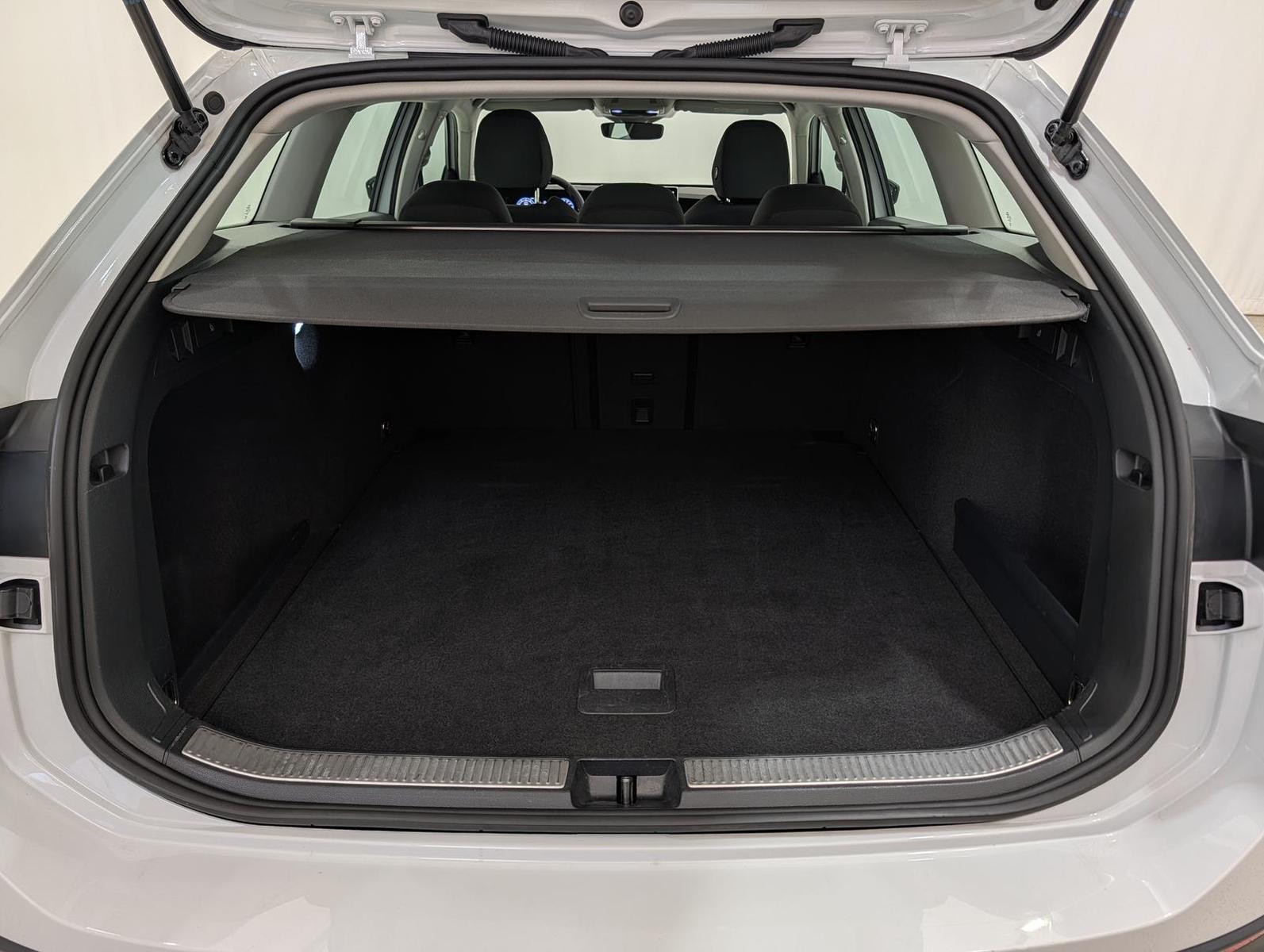 Volkswagen Passat 1.5 eTSI DSG ACC LED Winter App, миниатюра 29