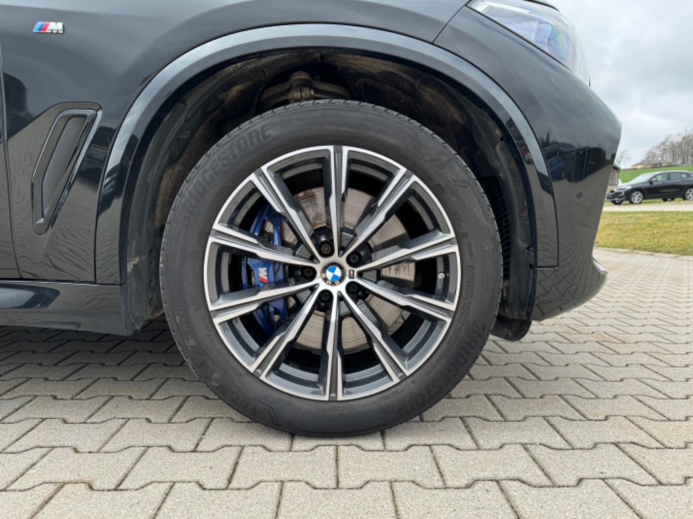 Fahrzeugabbildung BMW X5 xDrive40d M-Sport AHK/NghtVi 2 JAHRE GARANTIE