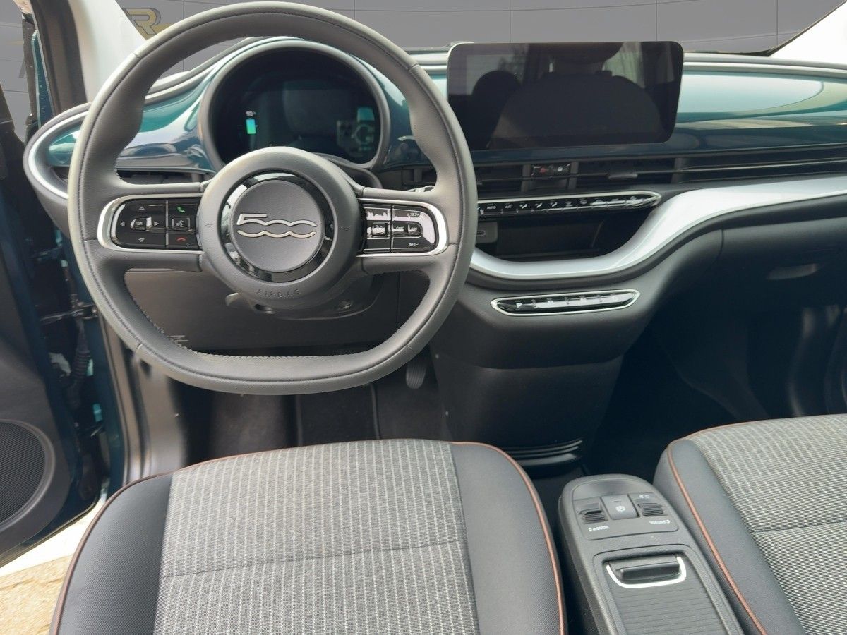 Fahrzeugabbildung Fiat 500 e Lim. Icon