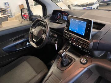 MYAUTOCENTER – Gebraucht- und Jahreswagen mit Werkstattservice in Pfaffenhofen Peugeot Rifter Allure L2*2. Hand*AHK*Klima*Navi*7-Sitzer