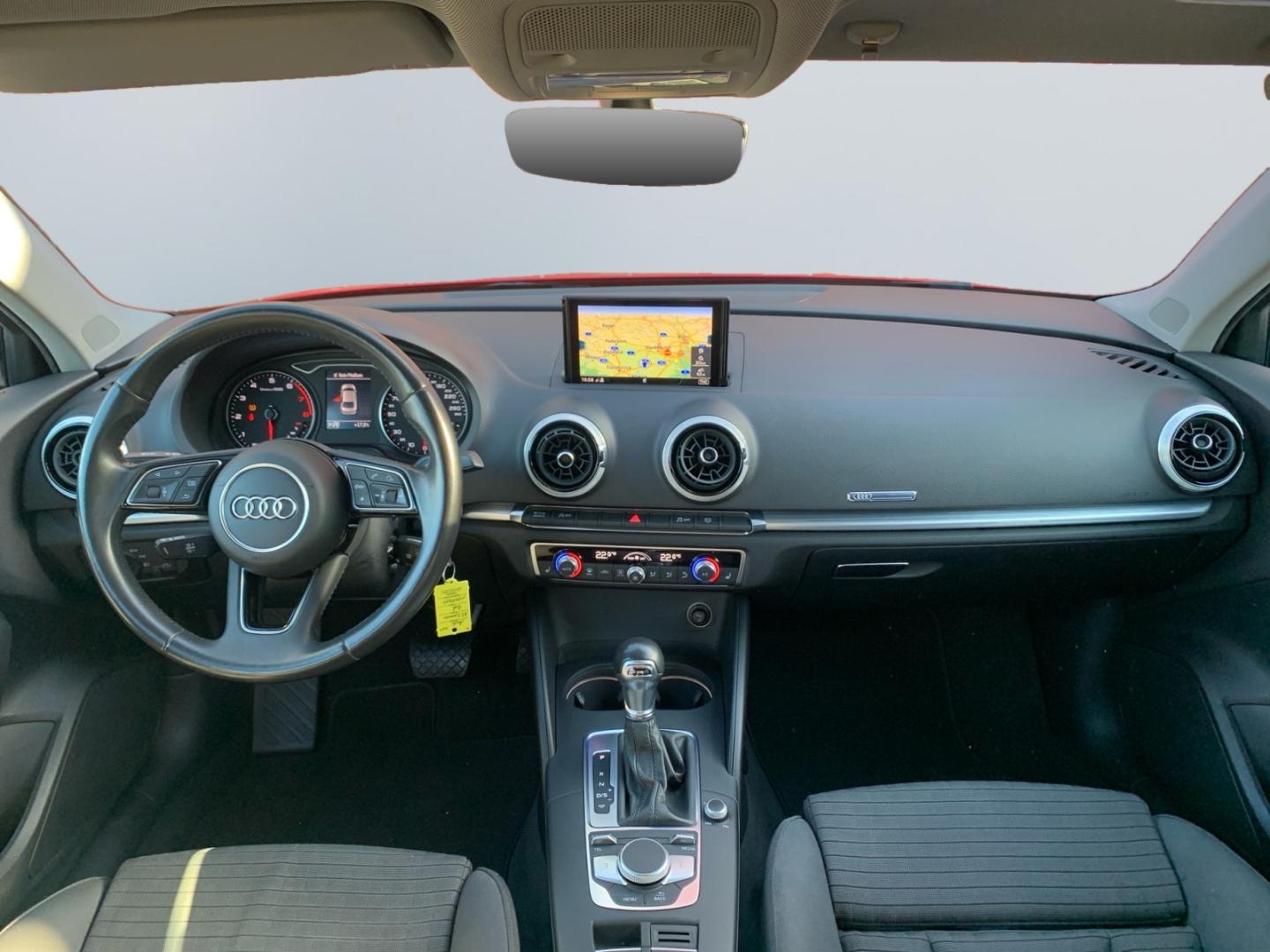 Audi A3 Limousine 1.5 TFSI S-Line sport s-tro *SHZ*PD