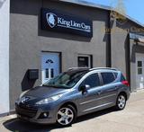 Peugeot 207 SW 1.6 Premium AUTOMATIK+PANORAMA+EINPARKH+ - Peugeot 207 mit Benzin-Antrieb: mit Klimaanlage