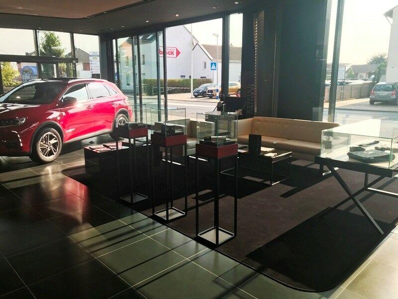 showroom-image-bottom