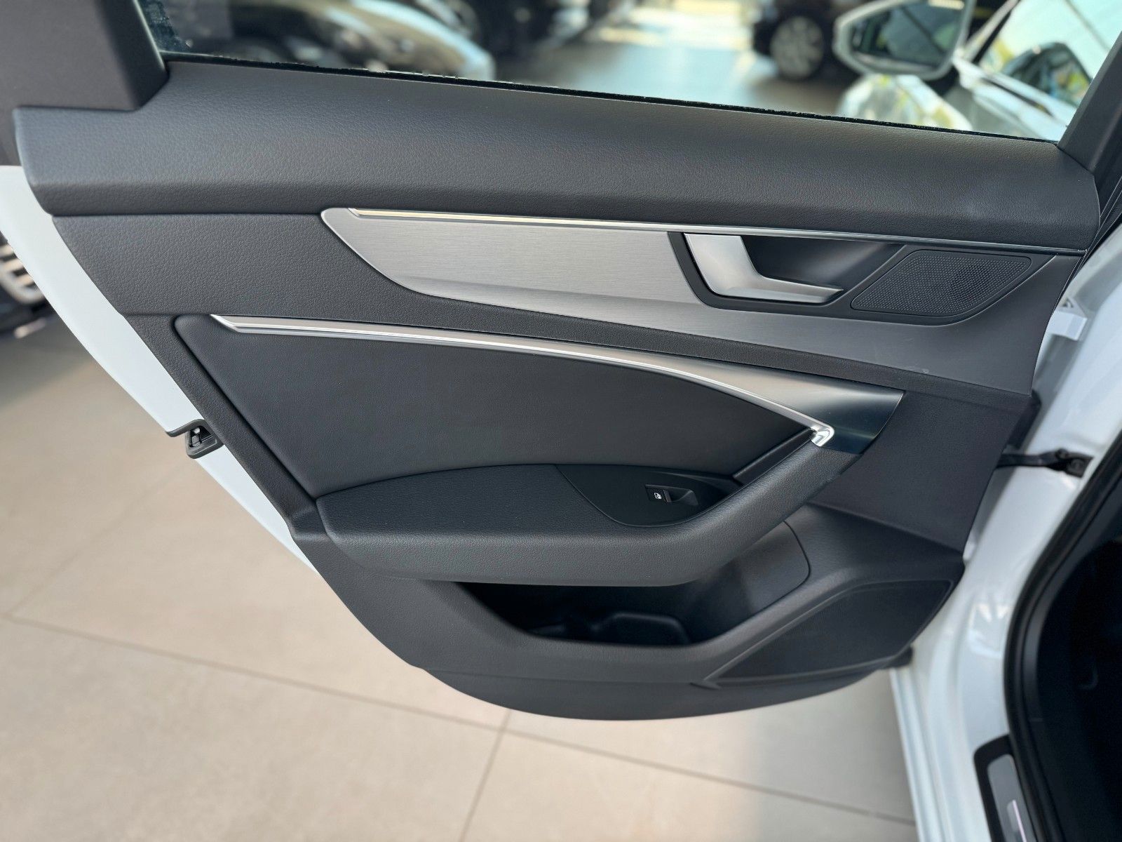 Fahrzeugabbildung Audi S6 Avant 3.0 TDI quattro "PANO Matrix-LED LM 20"