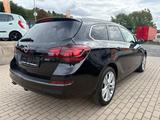 Opel ASTRA J SPORTS TOURER - Opel Astra mit Diesel-Antrieb: Kombi