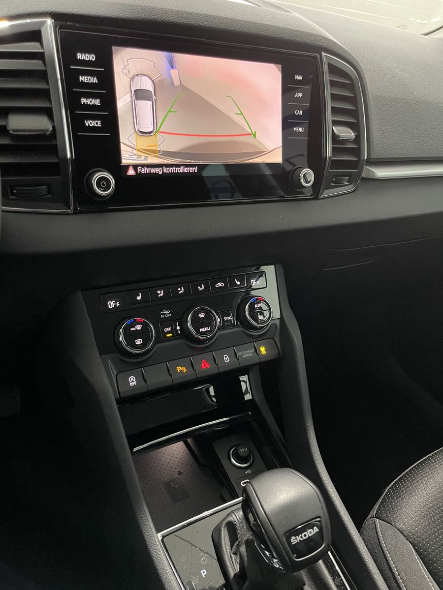 Fahrzeugabbildung SKODA Karoq 1.5 TSI*LED*Cam*Virtual Cockpit*SHZ*