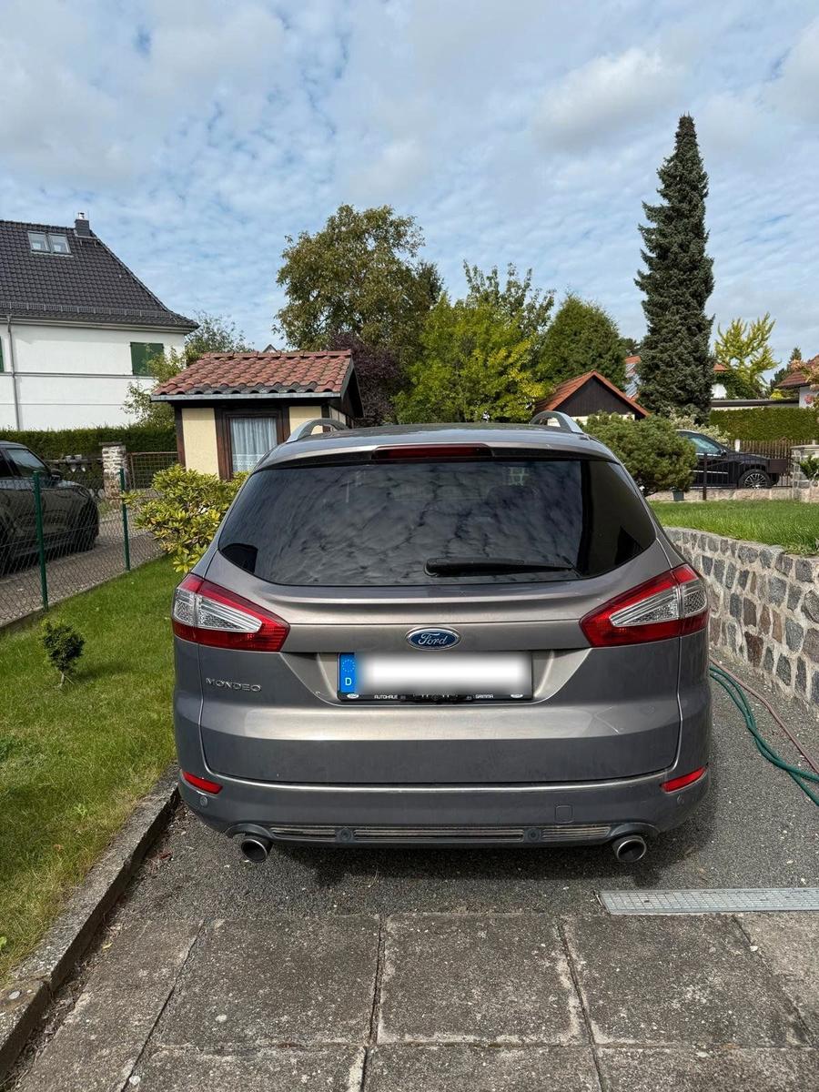 Ford Mondeo 2011 — engine 203 HP (149kW)