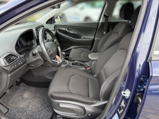 Fahrzeugabbildung Hyundai i30 cw YES! 1.4 +KLIMA+NAVI+CARPLAY+SHZ+RFK+PDC+