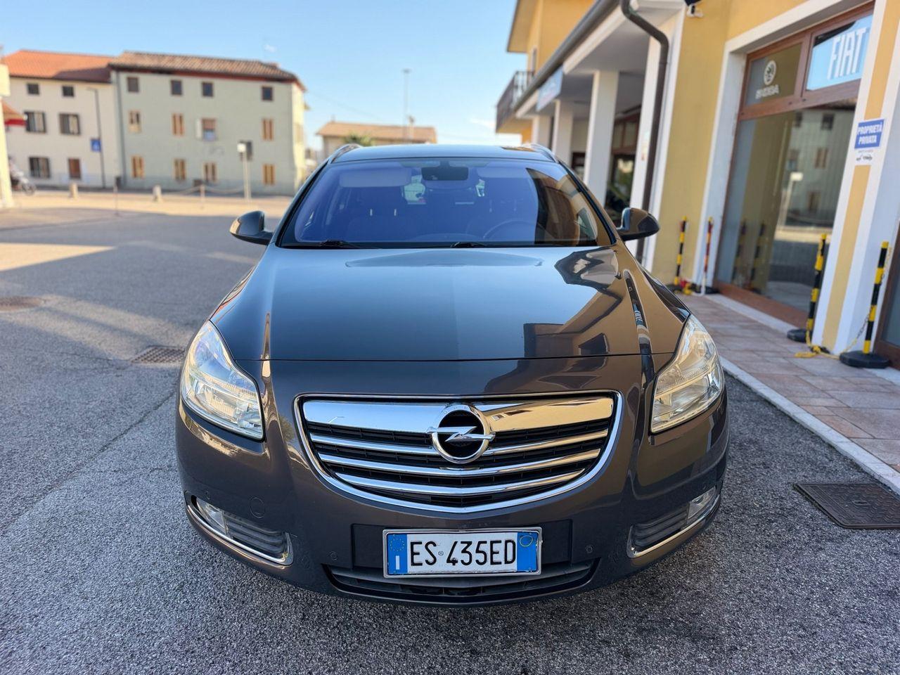 Opel Insignia 2013 — interior