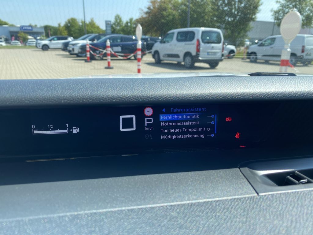 Fahrzeugabbildung Citroën C3 Hybrid 110 Automatik MAX *Winterpak*Navi*Cam*