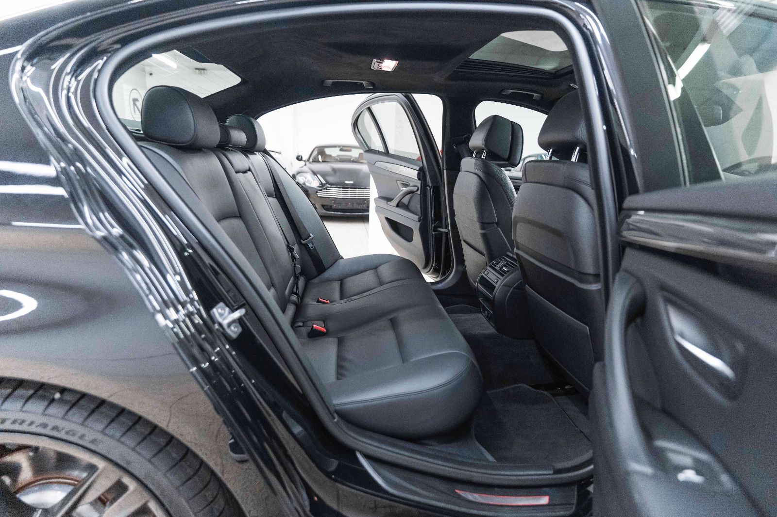 Fahrzeugabbildung BMW 550I Xdrive M-Performance HUD LED KAM NAV H&K