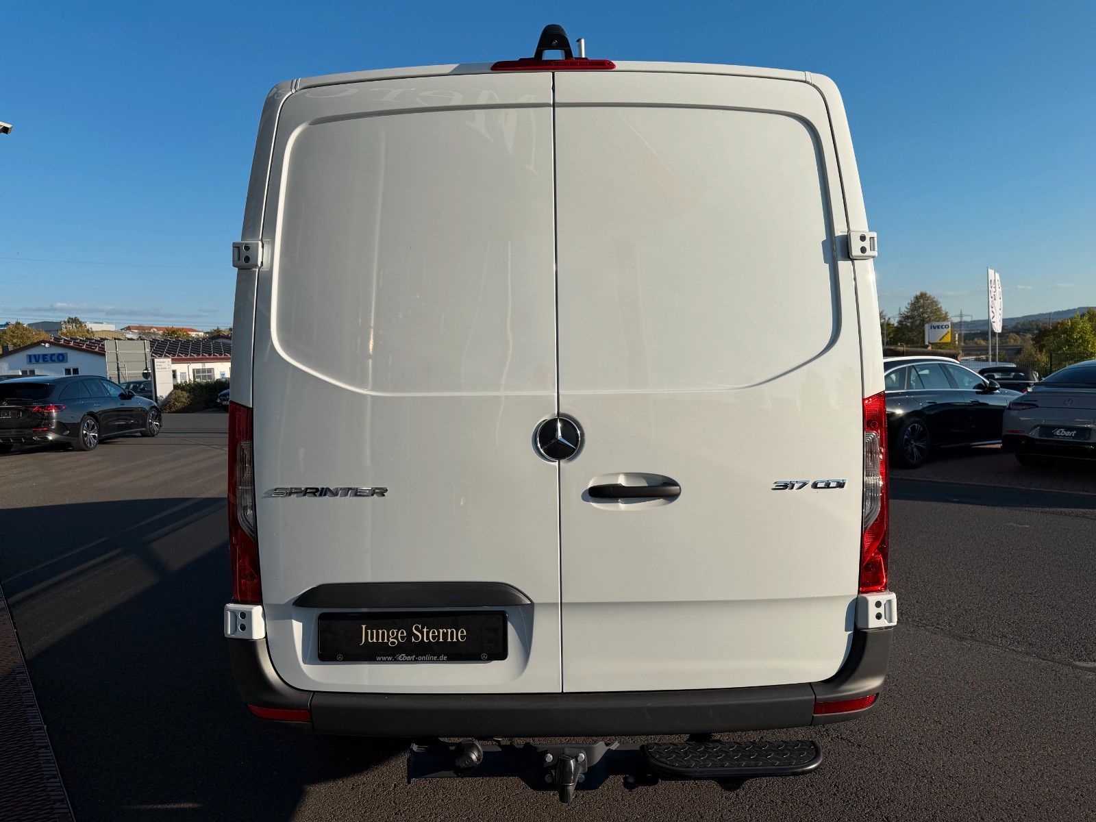 Fahrzeugabbildung Mercedes-Benz Sprinter 317 CDI 3665 9G Flach AHK3,5t DISTRONIC