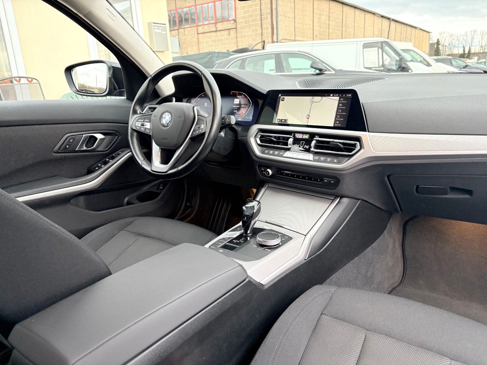 Fahrzeugabbildung BMW 318d Tour. Aut. Navi Alarm Aktiv Tempomat SPORTL