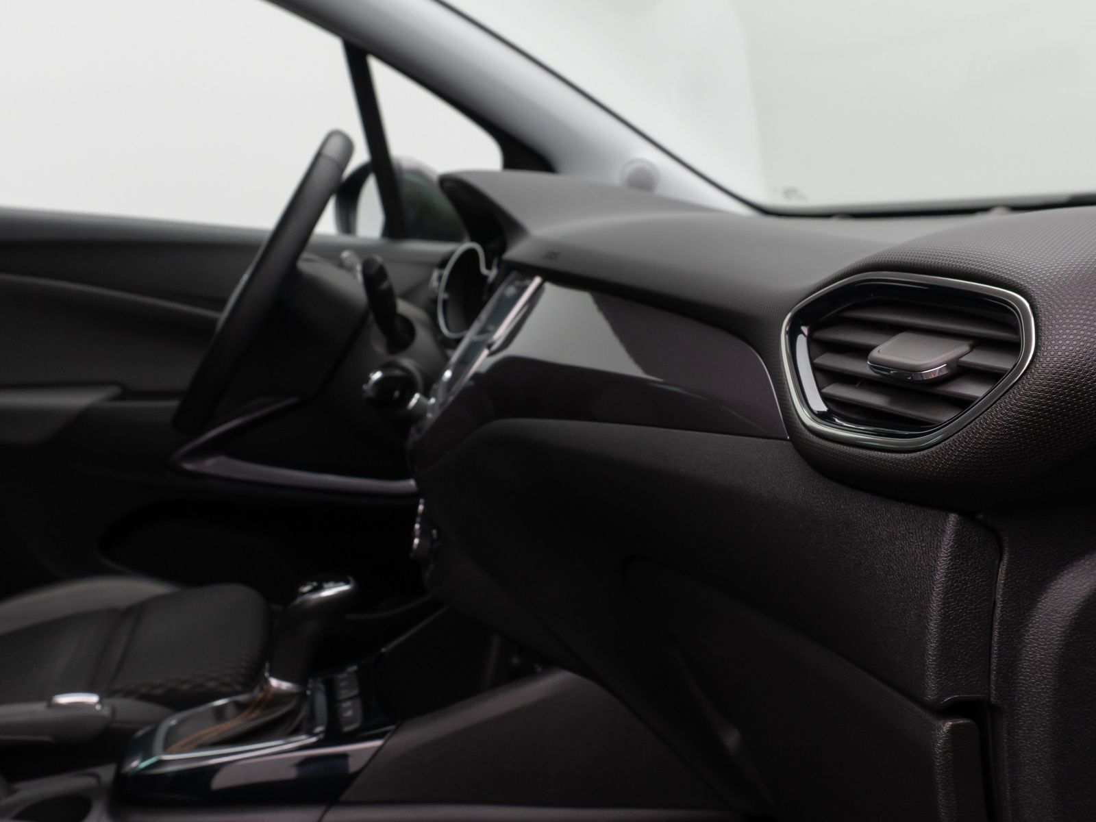 Fahrzeugabbildung Opel Crossland Innovation Kamera Navi L-hzg LED AHK