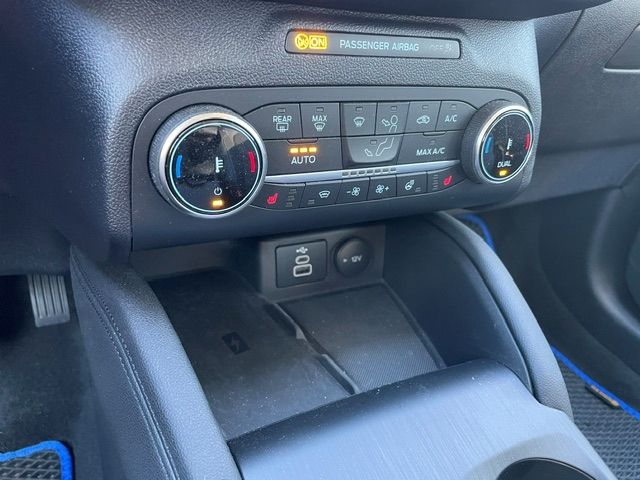 Fahrzeugabbildung Ford Kuga Plug-In Hybrid Titanium X LED HeadUpDisplay