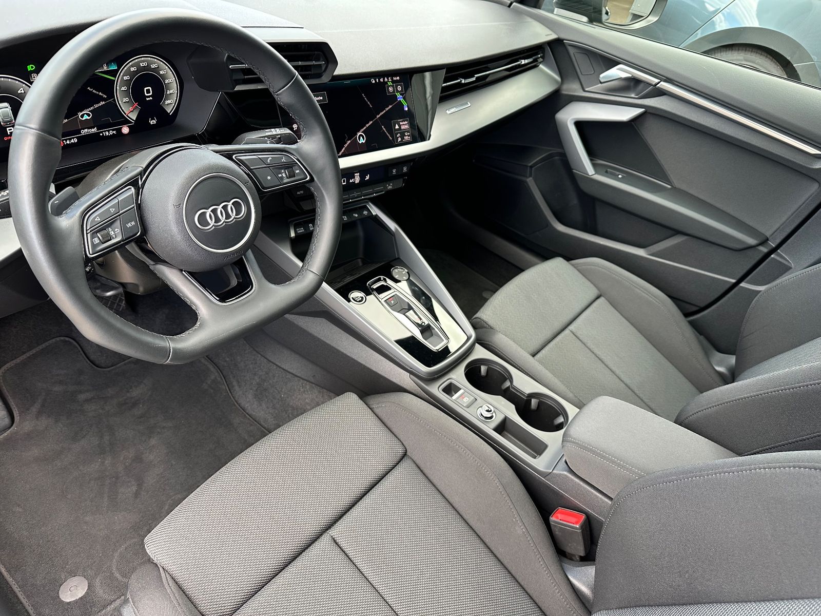 Fahrzeugabbildung Audi A3 35 TDI SpB S-Line NAV+LED+PANO+17ZOLL