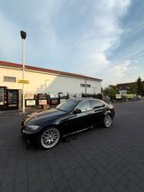 BMW E90 330d LCI - BMW 330: 330d E90