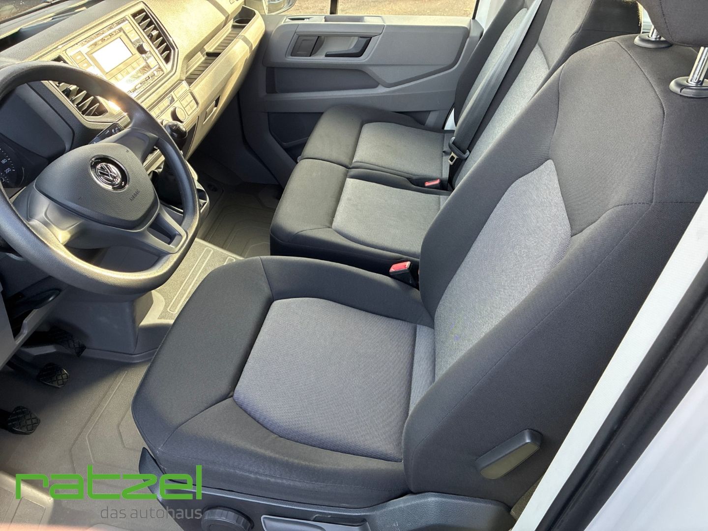 Fahrzeugabbildung Volkswagen Crafter Kasten PLUS lang Hochdach 35 2.0 TDI