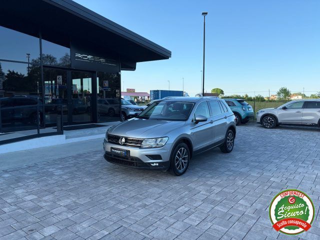 Volkswagen Tiguan - 1