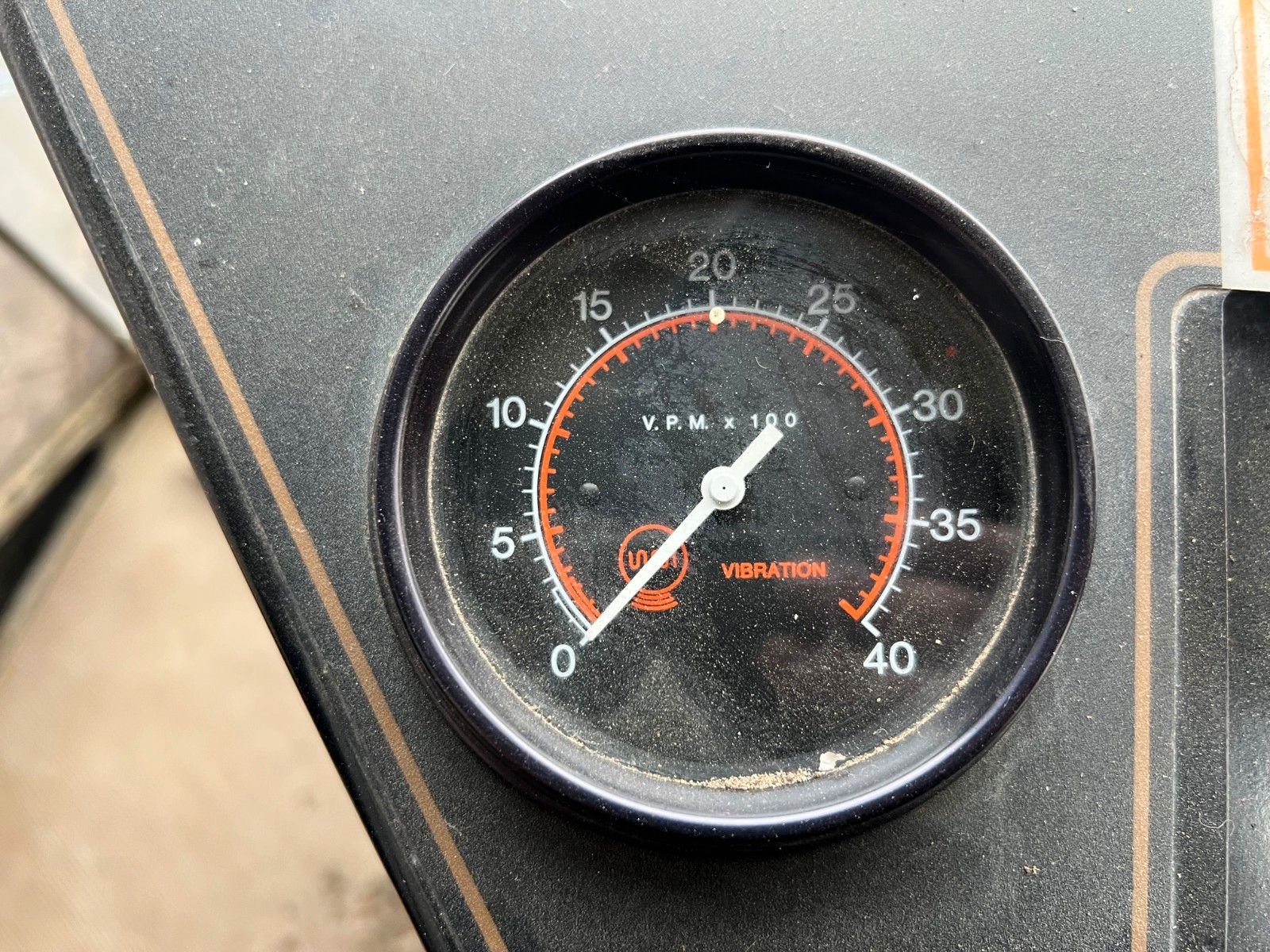 Fahrzeugabbildung CAT CS 433C Walze / 3804 h