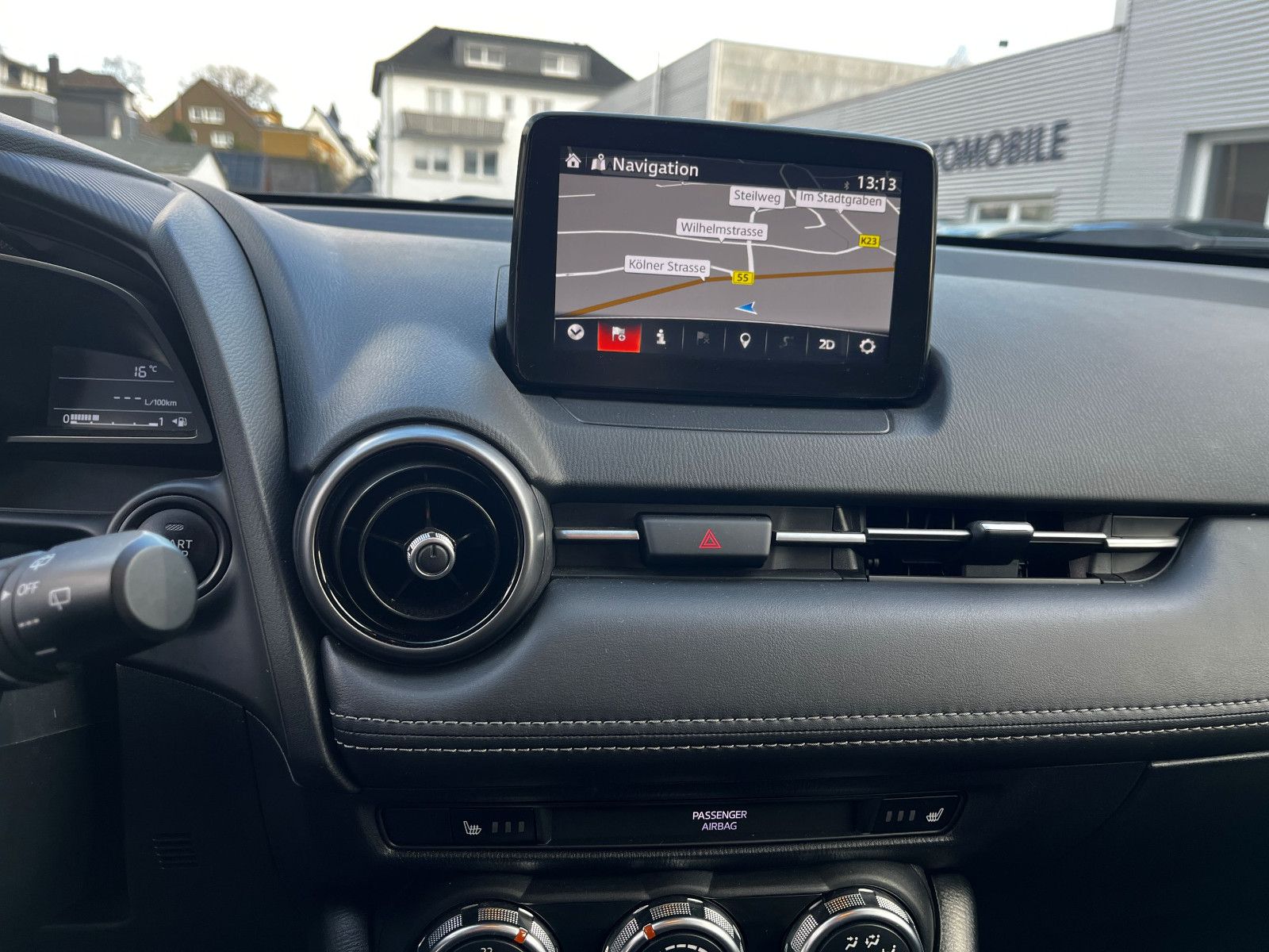 Fahrzeugabbildung Mazda CX-3 2,0 Selection NAV ALU SHZ GRA LED TOTW