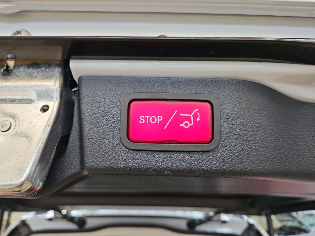 Fahrzeugabbildung Mercedes-Benz V 300 d AVG Lang 7 Sitze 2,5t AHK LED EASY-PACK