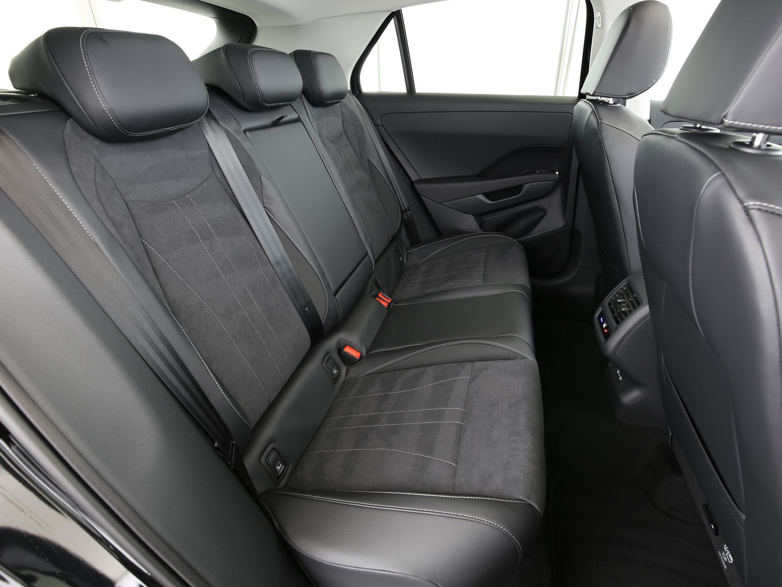Volkswagen T-Roc - Bild 15