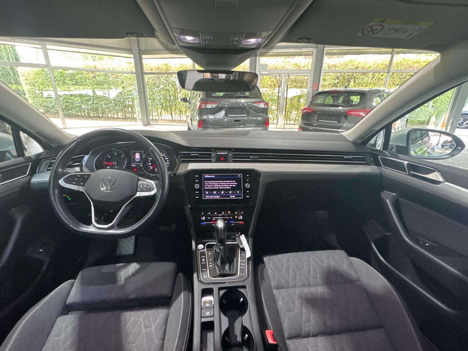 Volkswagen Passat Var 2.0D Aut.Business AHK RfK Navi ACC