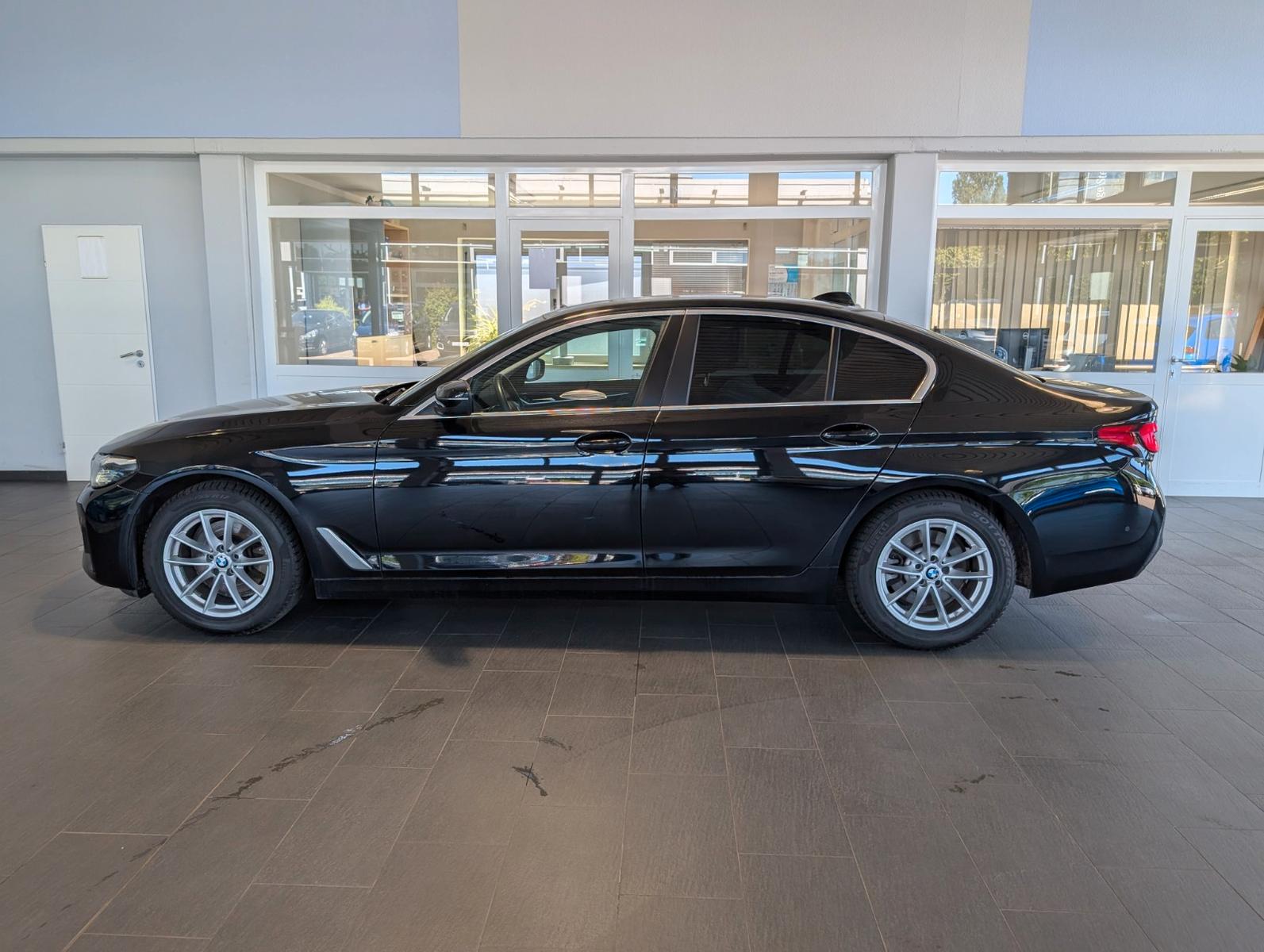 BMW 520 d  Auto.*Navi*LED*Kamera*ACC*Leder*carplay