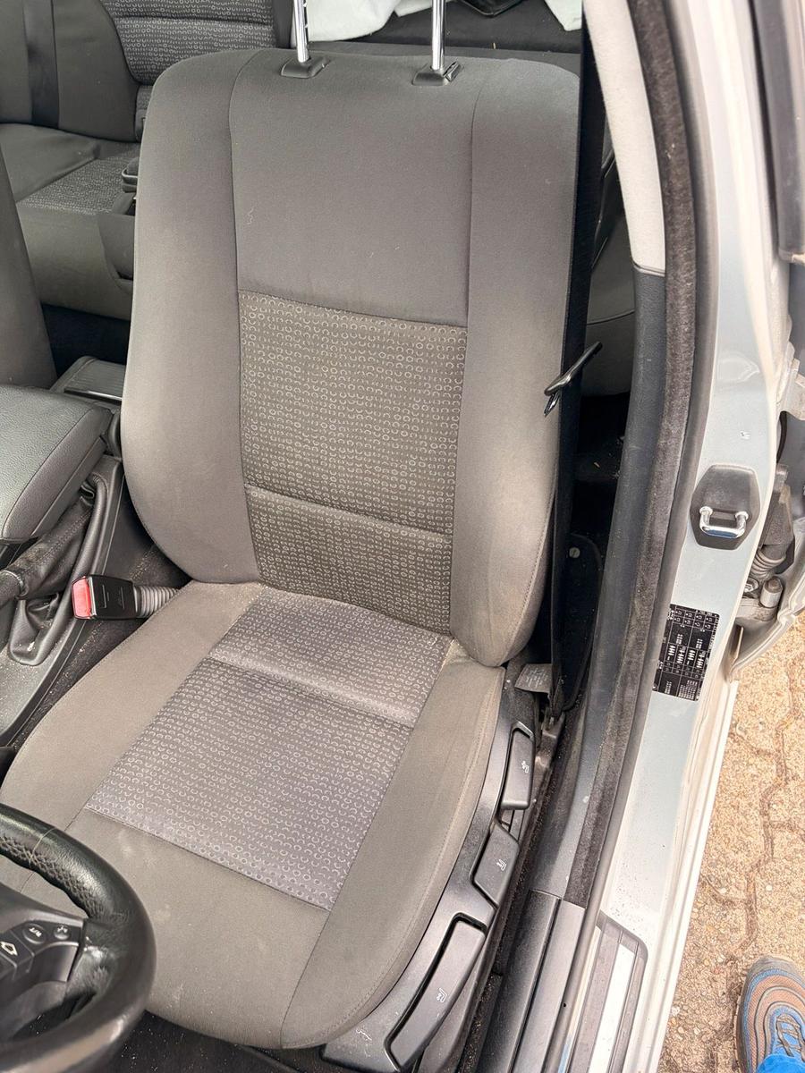 BMW 320 2004 — photo 12