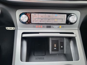 Fahrzeugabbildung Hyundai KONA Elektro TREND 100kw NAVI ASSI Wärmepumpe