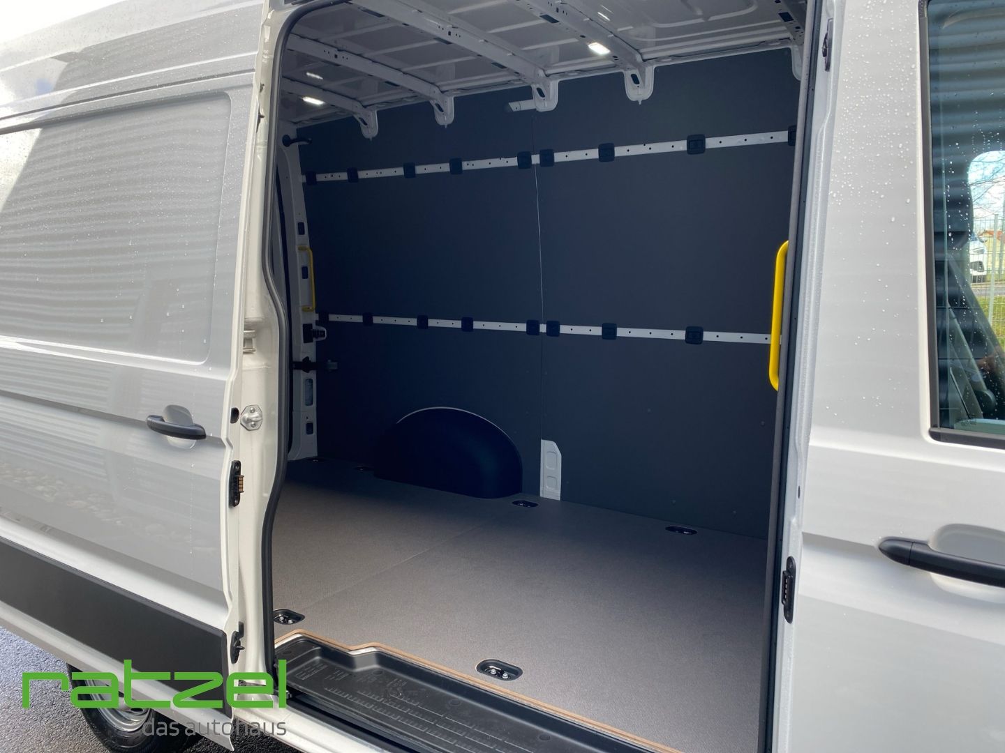 Fahrzeugabbildung Volkswagen Crafter 35 Kasten HD Navi+Klima+Kamera+Allwetter