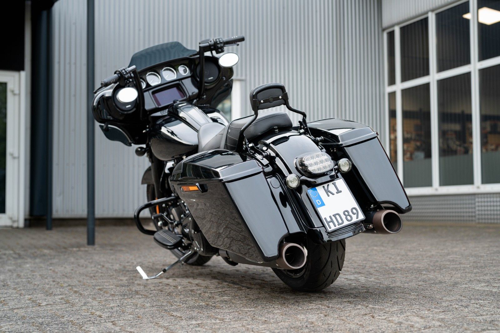 Fahrzeugabbildung Harley-Davidson FLHXST STREET GLIDE ST 117 -Kesstech-