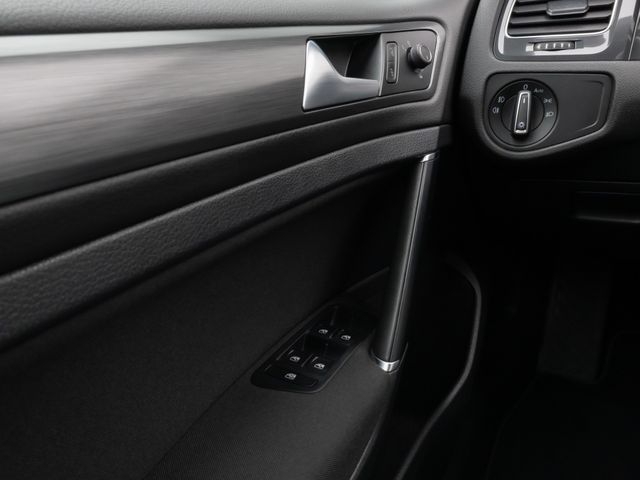 Foto Nummer 31: VW Golf