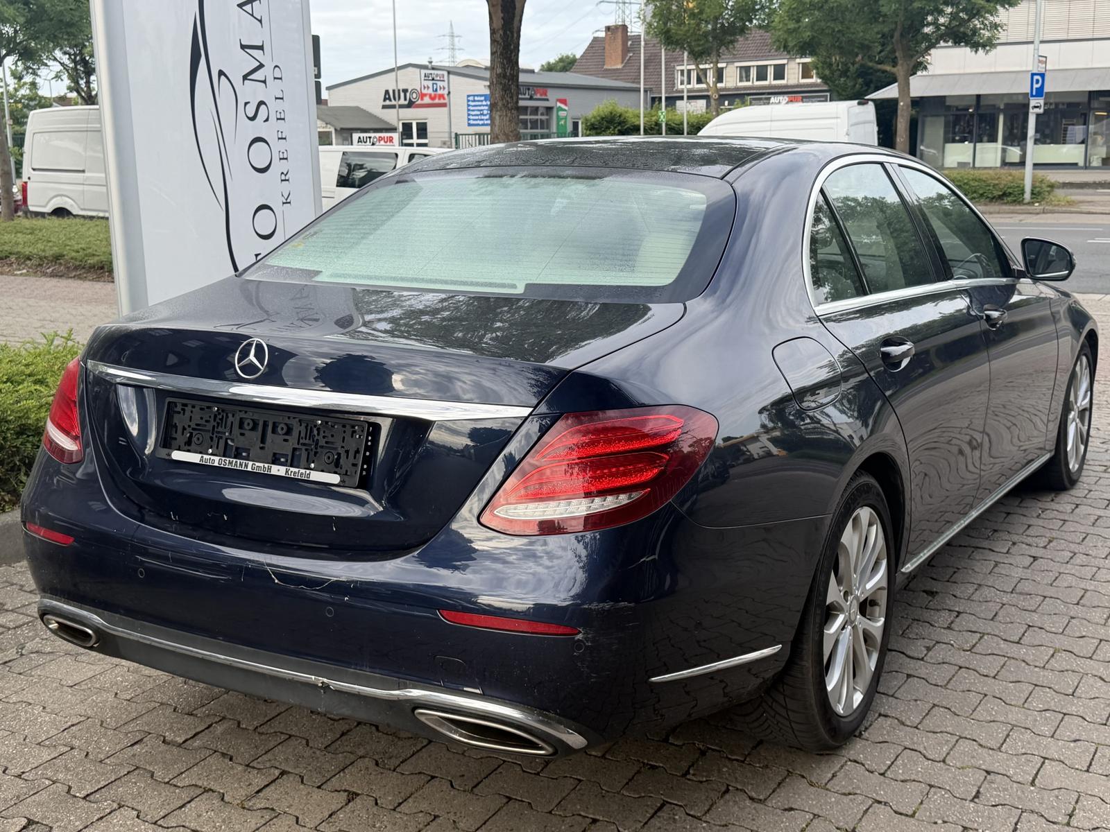 Mercedes-Benz E 400 4Matic 9G-TRONIC Exclusive Panorama